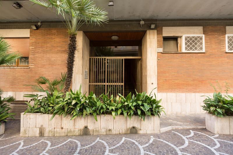 Bed and Breakfast Bed A San Pietro Рим Екстер'єр фото